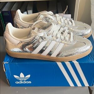 NWT Adidas Women’s Samba OG silver metallic leather - size 7